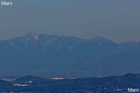 音羽山 池の内展望地から残雪の鎌ヶ岳、鎌尾根を遠望する 2015年2月